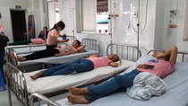 Nhiều công nhân bất ngờ ngất xỉu trong giờ làm việc