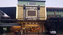 Lại phát hiện hàng chục đối tượng phê ma túy tại quán karaoke Luxury