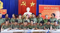 Phụ nữ Công an Cụm thi đua số 7 ký giao ước thi đua