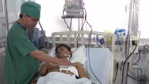 Ca mổ thần kỳ cứu sống bệnh nhân bị đâm thấu tim