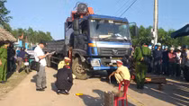 Xe máy đối đầu xe tải, nam thanh niên tử vong