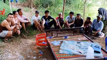 Đột kích sòng xóc đĩa ven sông Vu Gia