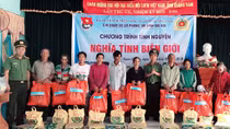 Tuổi trẻ Công an Quảng Nam đến với đồng bào vùng biên giới