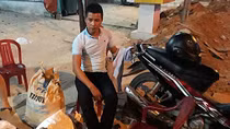 Trên đường vận chuyển 75kg cyanua lên bãi vàng thì bị tóm