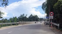 Một cô giáo gieo mình xuống sông Vu Gia tự vẫn