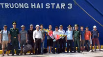 Cứu 9 thuyền viên gặp nạn trên vùng biển Bình Thuận