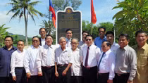 Sắc son tình nghĩa giữa hai địa phương của Việt Nam và Lào