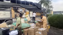 Xe tải chở lượng hàng hóa “khủng” không có hóa đơn chứng từ