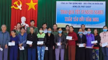 Trao tặng 200 suất quà “Tết vì người nghèo” tại tỉnh Quảng Ngãi