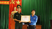 Tặng Bằng khen cho Trung úy biên phòng cứu 3 em học sinh đuối nước