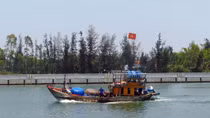Tăng cường quản lý hoạt động đánh bắt hải sản