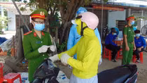Những “bông hồng” nơi tuyến đầu chống dịch ở Quảng Nam