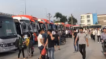 Khó quản lý xe bỏ bến, “chạy dù”