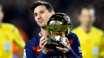 Messi nhận số bầu chọn áp đảo trong cuộc đua tới Quả bóng vàng 2018