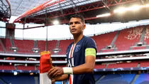 Đội trưởng PSG xin lỗi người hâm mộ sau thất bại trước Bayern