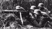 Tháng 8-1914, khi chiến tranh lột xác