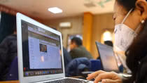 Nhiều trường học tổ chức dạy online trong dịch Corona