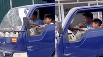 Phạt 8 triệu đồng chủ phương tiện để bé trai 10 tuổi lái xe tải trên phố