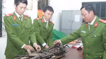 Vận động người dân giao nộp gần 5.000 khẩu súng săn, súng tự chế
