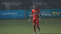 Cơn mưa lớn phá hỏng trận cầu Hà Nội FC - Viettel