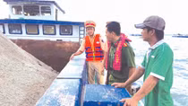 Căng mình chống cát tặc nơi sông nước miền Tây