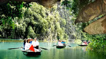  Thúc đẩy ngành Du lịch phát triển thành trụ cột của nền kinh tế