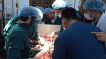 Cấp cứu thành công cho chiến sĩ cảnh sát biển và người dân trên đảo Bạch Long Vĩ
