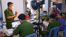 Làm không kể giờ, vì nhu cầu căn cước của người dân
