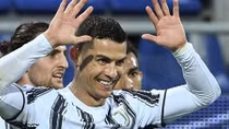 Lập hat-trick, Ronaldo chính thức vượt qua Vua bóng đá Pele