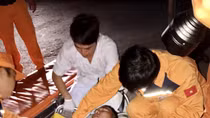Cứu nạn thợ máy tàu vận tải biển quốc tế đang vận hành ngoài khơi