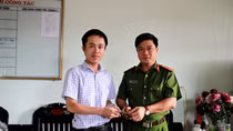 Hành động đẹp của một chỉ huy Công an phường tìm người trả lại
