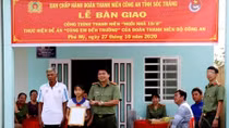 Bàn giao nhà 19/8 cho học sinh dân tộc nghèo