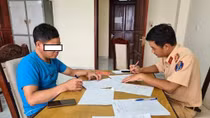 Tài xế chở người đi ăn cưới trên thùng xe tải bị xử phạt