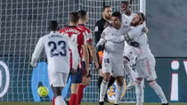 Oblak phản lưới nhà, Real đánh bại Atletico