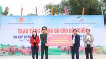 Viettel trao tặng bò giống cho các hộ nghèo ở Bá Thước, Thanh Hóa