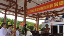 Đông đảo nhân dân đến viếng Đền thờ Bác Hồ tại Bạc Liêu
