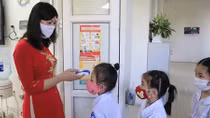 7 tỉnh thành cho học sinh tạm dừng đến trường 