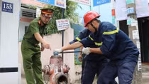 Công an Kiên Giang kiểm tra trụ nước cứu hỏa tại TP Rạch Giá