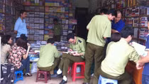 Căng thẳng “cuộc chiến” chống sách lậu