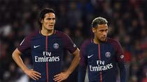Neymar lại suýt đánh nhau với đồng đội