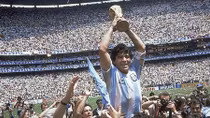 Huyền thoại bóng đá Diego Maradona qua đời