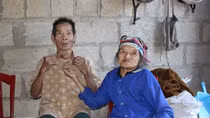 Chuyện tình cảm động của "ông câm bà còng" nơi phố núi