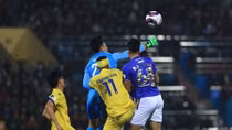 COVID-19 trở lại, V.league hoãn một loạt trận