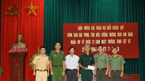 Tuổi trẻ Công an tỉnh Hà Nam thăm, tặng quà Trung tâm điều dưỡng thương bệnh binh Kim Bảng