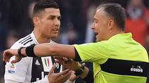 Ronaldo "cự nự" trọng tài nhưng ca ngợi VAR