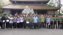Đoàn thanh niên Văn phòng Bộ Công an, Cục An ninh kinh tế về nguồn, đền ơn đáp nghĩa