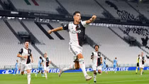 Ronaldo làm nên "lịch sử" với cú đúp trong vòng 3 phút