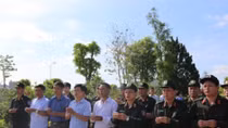 Bộ Tư lệnh Cảnh sát cơ động tặng quà đối tượng chính sách tại Ninh Bình