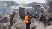 Nhói lòng trước thảm họa 78 căn nhà bị thiêu rụi sau vụ cháy kinh hoàng