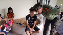 Thăm hỏi các nạn nhân vụ xe khách rơi xuống sông làm 1 người chết, 8 người bị thương